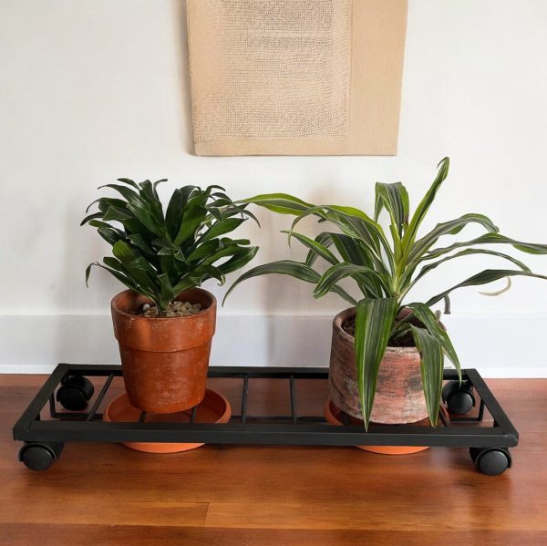 Bases para macetas de acero. Base para jardinera con porta platos con ruedas de 70x20 cm de acero con plantas